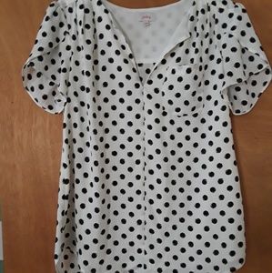 Super cute polka dot shirt
